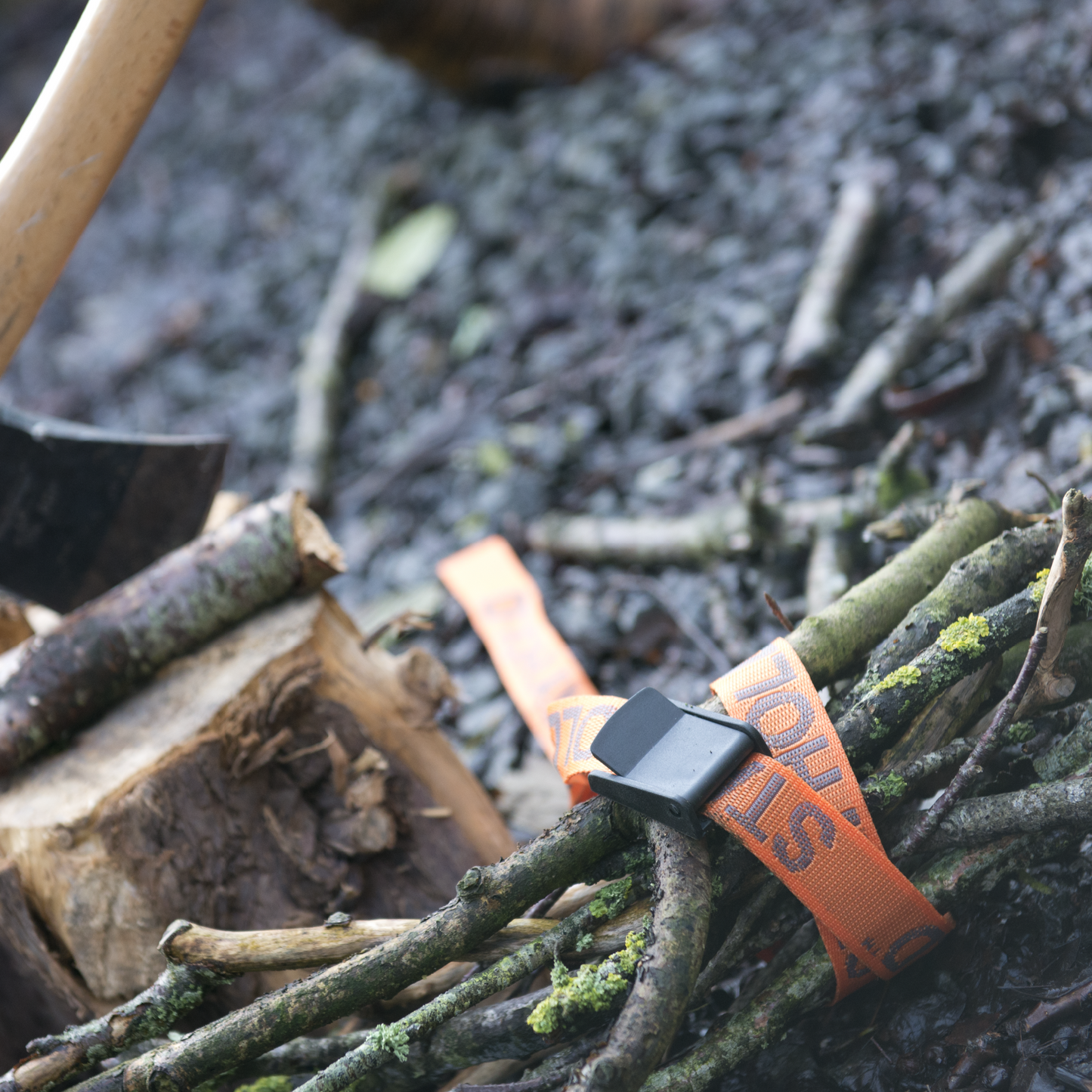 Stayhold Utility Strap packs x 2 holding logs